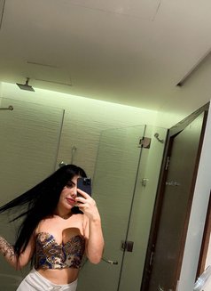 Alina - puta in Dubai Photo 7 of 8