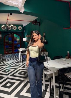 Alina - escort in Colombo Photo 2 of 3