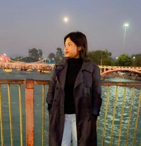 Alina - puta in Hyderabad
