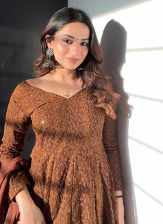 Alina - escort in Mumbai Photo 2 of 4