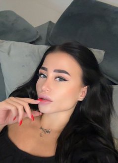 Alina - escort in Yerevan Photo 1 of 4