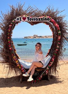 Alina - escort in Cairo Photo 9 of 9