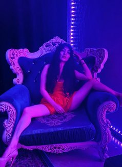 Alina - puta in Hong Kong Photo 6 of 8