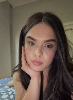 Alina - Transsexual escort in İstanbul Photo 1 of 12