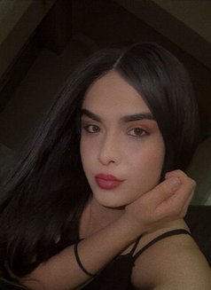 Alina - Transsexual escort in İstanbul Photo 2 of 12