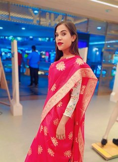 Alina Khan - puta in Ahmedabad Photo 4 of 4