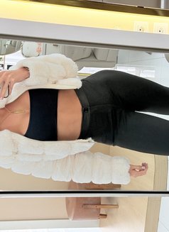 Alina Limas - escort in Mumbai Photo 3 of 7