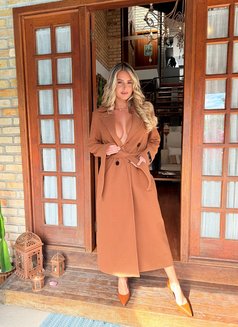 Alina Limas - escort in Mumbai Photo 7 of 7