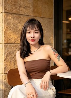 Alina - escort in Abu Dhabi Photo 7 of 8