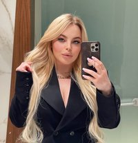 Alina - escort in Guangzhou Photo 1 of 7