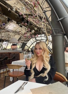 Alina - escort in Guangzhou Photo 3 of 7