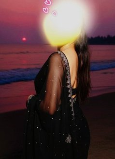 Alina real meet % cam show independ girl - escort in New Delhi Photo 5 of 10