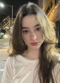 Alina - escort in Riyadh Photo 3 of 8