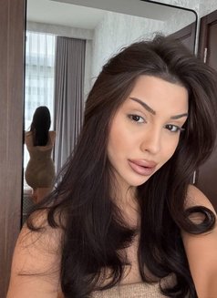 Alina - escort in Dubai Photo 1 of 6