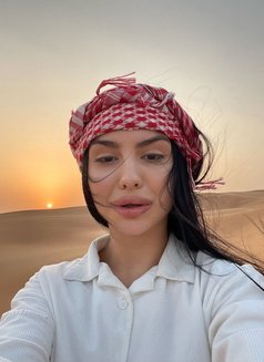 Alina - escort in Dubai Photo 5 of 6