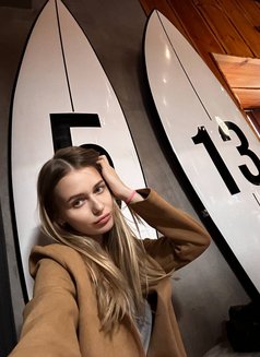 Alina - escort in Hong Kong Photo 2 of 6