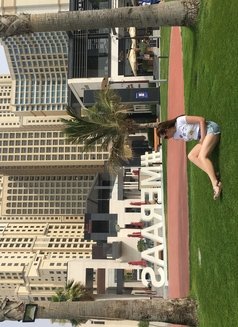 Alina - puta in Doha Photo 1 of 4