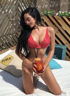 Alina - escort in Riyadh Photo 6 of 9
