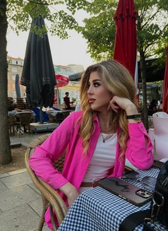 Alina - Transsexual escort in İstanbul Photo 2 of 12
