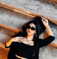 Saumya Sharma available in Delhi NCR - puta in New Delhi