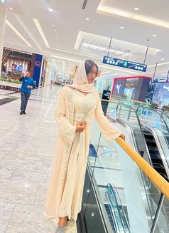 Alina - escort in Muscat Photo 2 of 3