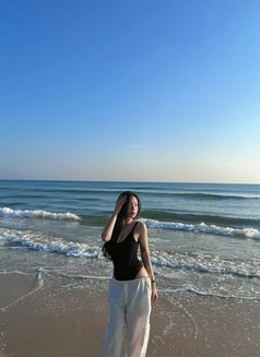 Alina - escort in Doha Photo 2 of 7
