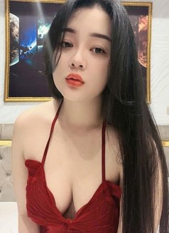 Alina - escort in Doha Photo 1 of 6