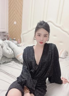 Alina - escort in Jeddah Photo 2 of 8