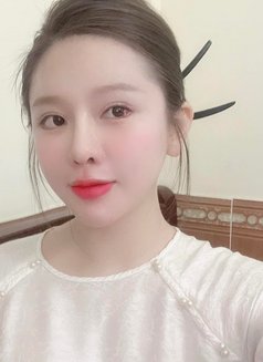 Alina - escort in Jeddah Photo 3 of 8