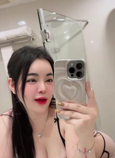 Alina - escort in Jeddah Photo 7 of 8