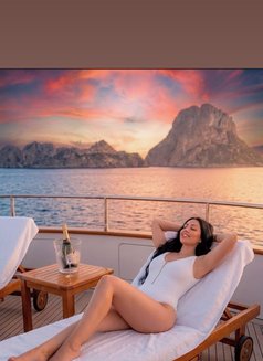 Alina - escort in İstanbul Photo 3 of 4