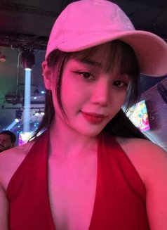 Alina - escort in Riyadh Photo 2 of 6