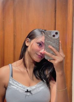 High profile Indian & Russian - escort in Gurgaon Photo 1 of 4
