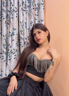 alinaa - Transsexual escort in Noida Photo 12 of 13