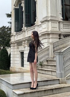 Alinaa - Transsexual escort in İstanbul Photo 3 of 6