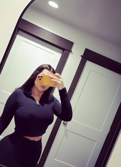 Aline - escort in Sapporo Photo 6 of 8