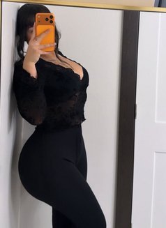 Aline - escort in Sapporo Photo 7 of 8