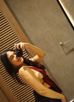 Aline - escort in Bali Photo 2 of 6