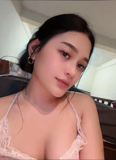 Aline - escort in Bali Photo 3 of 6