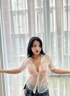 Aline Lee - escort in Bali Photo 8 of 18