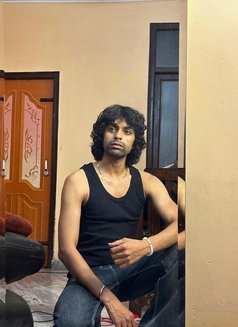 Alis - Male escort in New Delhi Photo 1 of 8