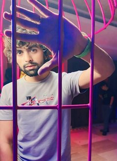 Alis - Male escort in New Delhi Photo 2 of 8