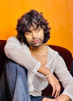 Alis - Male escort in New Delhi Photo 8 of 8
