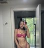 Alisa available now - Acompañantes transexual in Singapore Photo 5 of 5