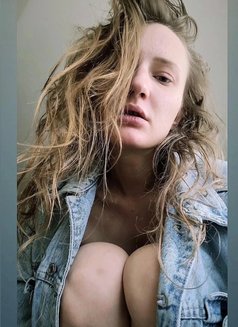 Alisa - escort in Cairo Photo 10 of 11