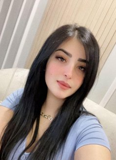 Alisa - puta in Al Manama Photo 1 of 6