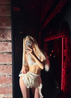 Alisa - escort in Bangkok Photo 1 of 8