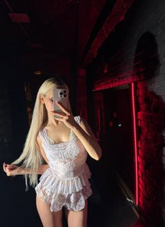 Alisa - escort in Bangkok Photo 2 of 8