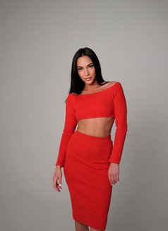 Alisa - escort in Beirut Photo 10 of 11