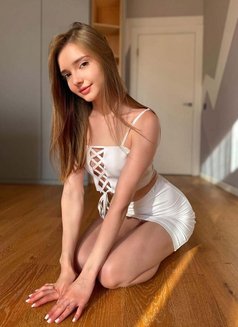 Alisa - escort in Doha Photo 2 of 6